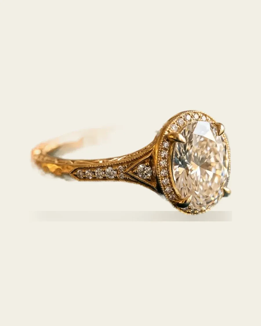 Noor Engagement Ring | Oval Diamond Halo
